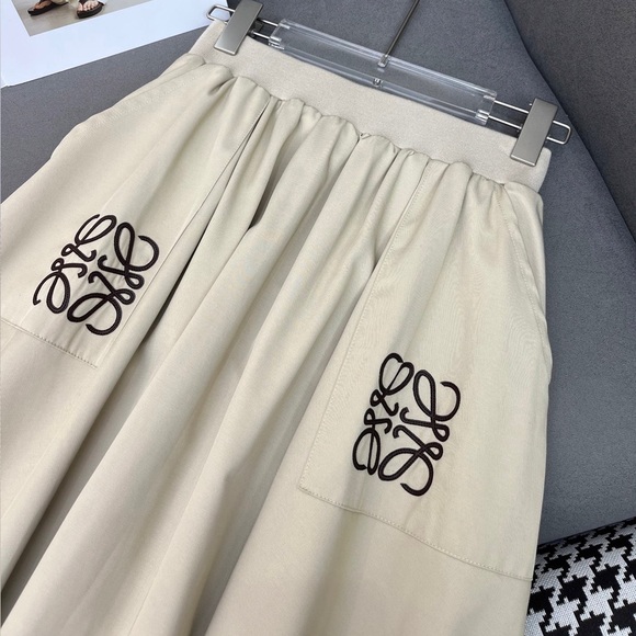 Loewe Elegant Cream and Black Women's Skirt - Picture 5 of 6